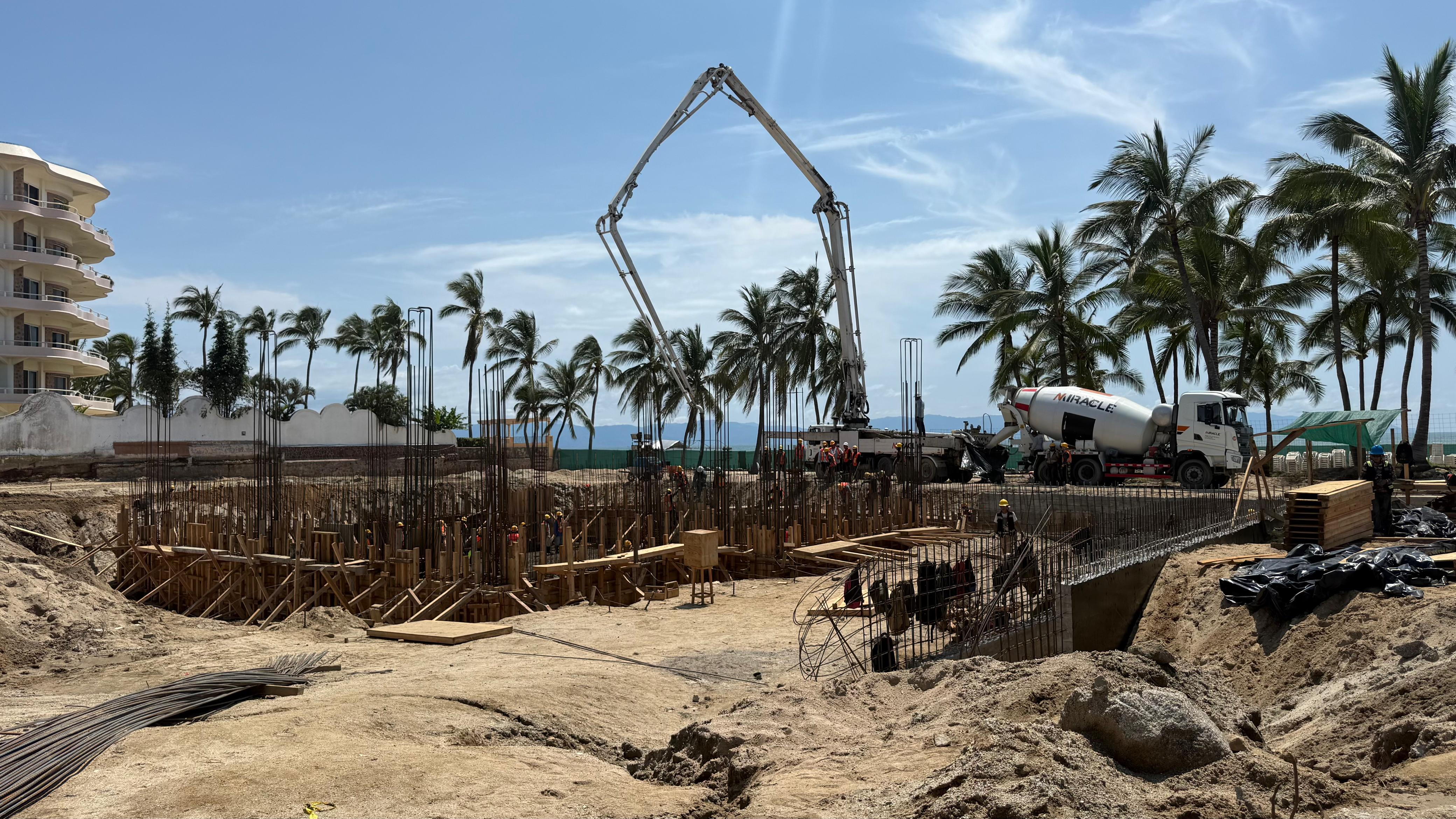 Obra en playa Puerto Vallarta